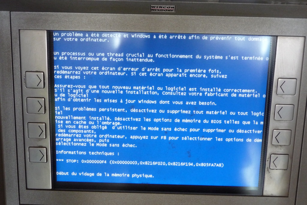 Blue Screen of Death on ATM (zdroj)